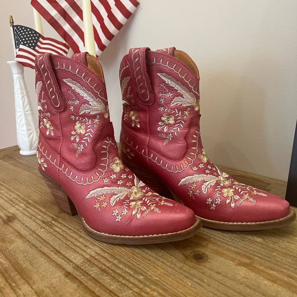 Dingo Pink Heeled Boots with Floral Embroidery